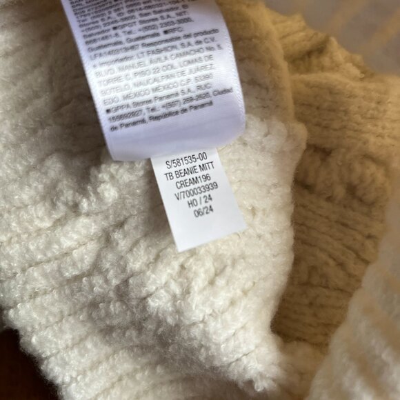 Old Navy toddler mittens and hat set M NWT - Picture 7 of 8